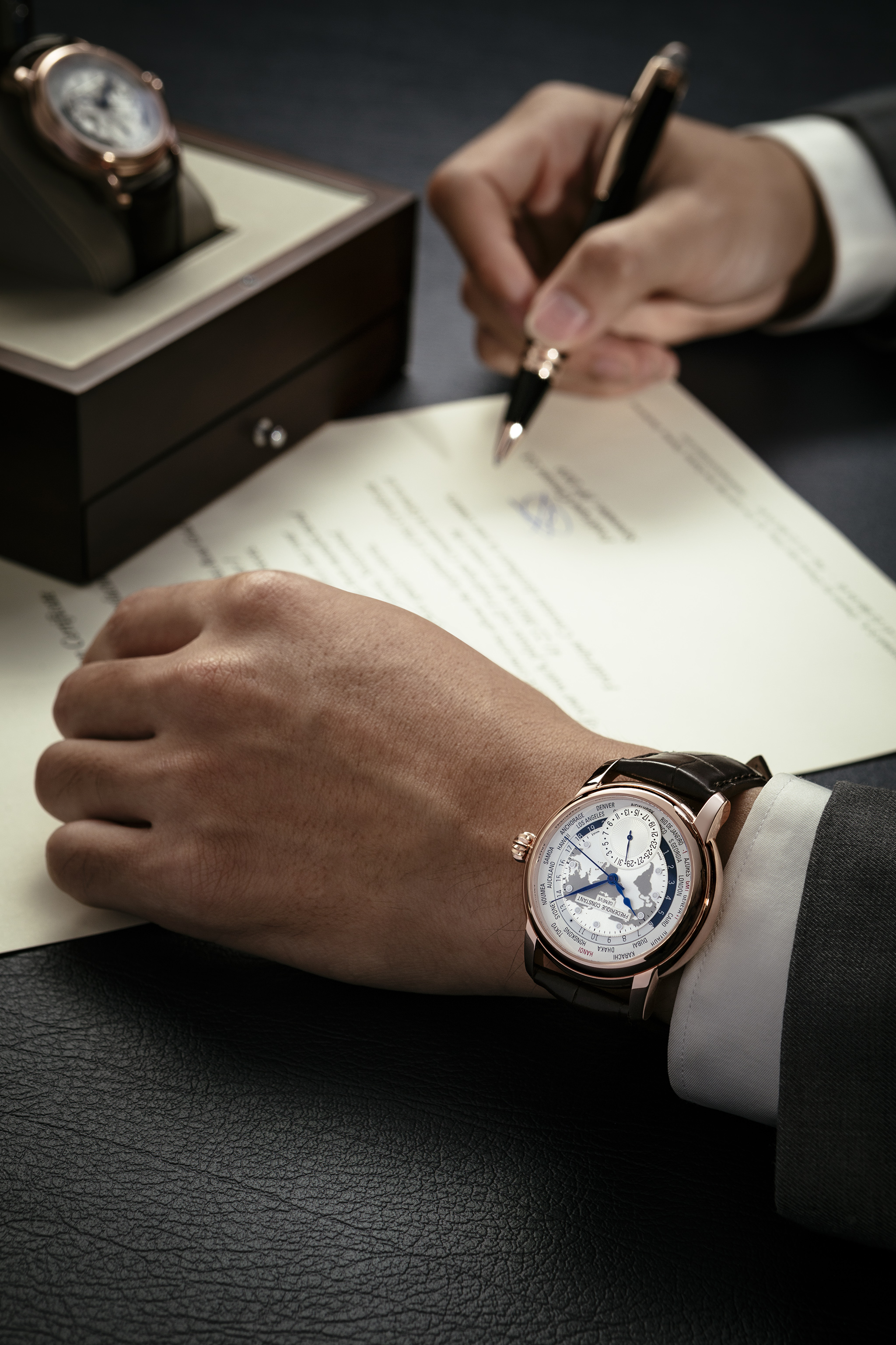 dong-ho-frederique-constant-xach-tay