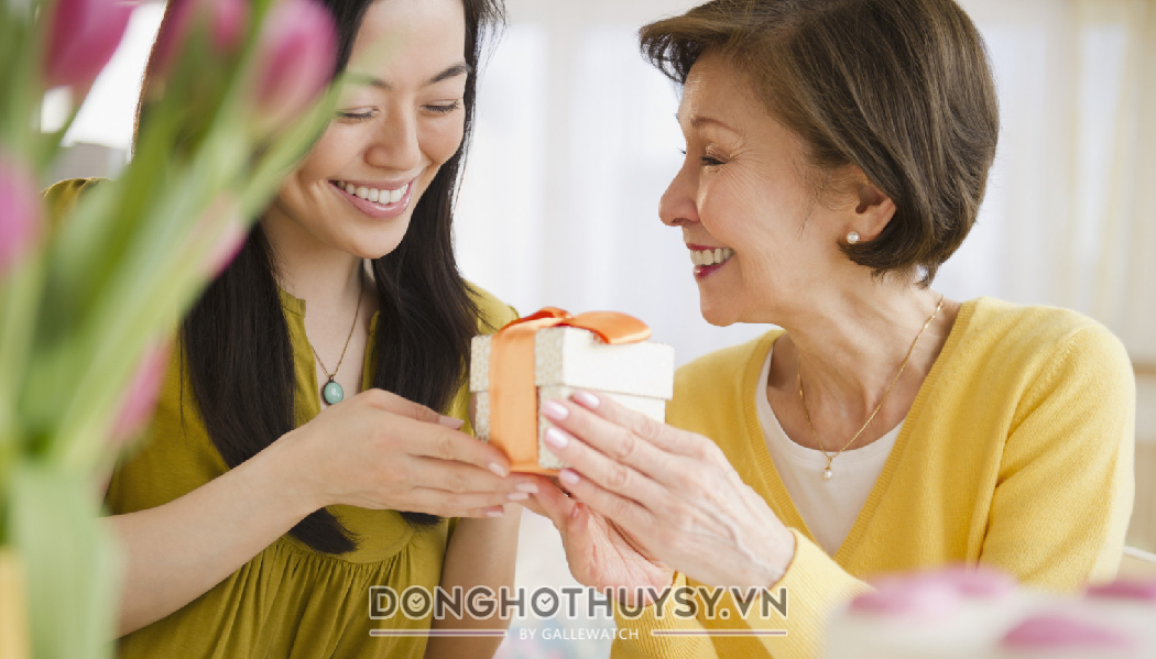 TOP 15 món quà tặng 8-3 cho mẹ tuyệt vời nhất bạn nên tham khảo