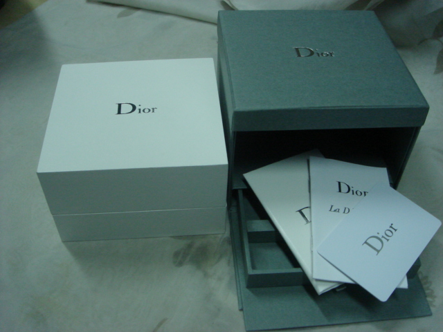 Hộp đựng Dior