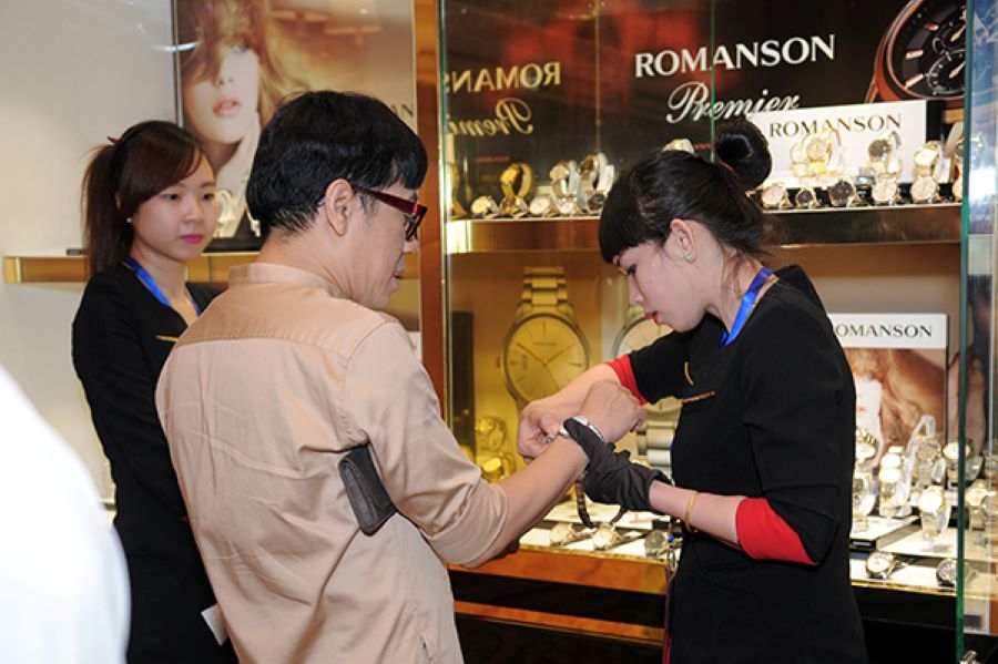 NS Thành Lộc mua đồng hồ Romanson TM4259SMCWH