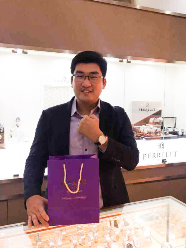 Anh Dương Thành Trung mua đồng hồ tại Galle Watch